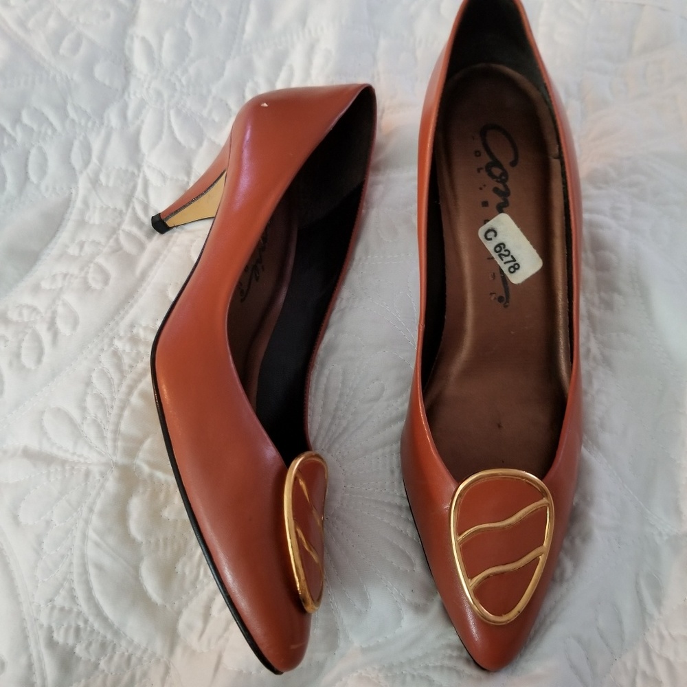 Dress pumps